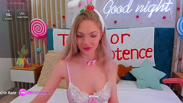 Emilly Hart online show from 28, 10, 2025