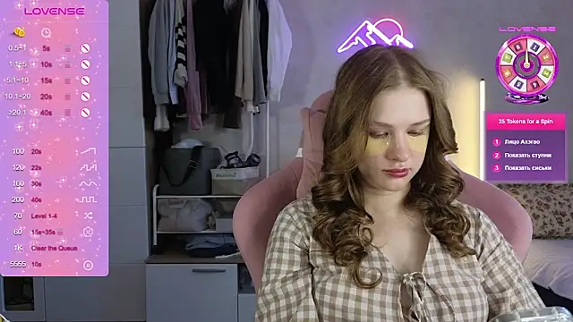 TrissMerigold9 online show from 13, 3, 2026