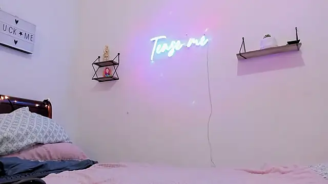 Manuela monroe online show from 8, 1, 2026