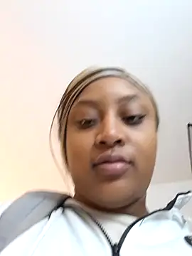 Adelehottman online show from 8, 7, 2026