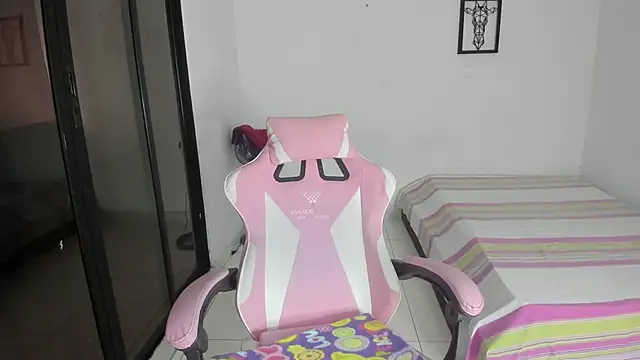 Snapshot of julinee_smithh chatting on 15, 2, 2026 julinee smithh online show from 15, 2, 2026