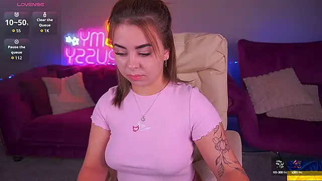 SusieWood online show from 21, 9, 2025