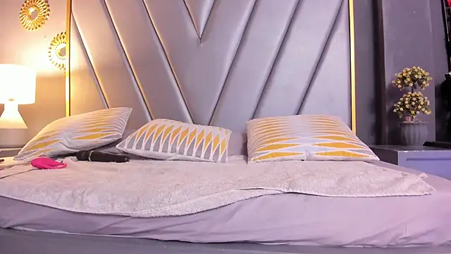 BrendaAdams  online show from 23, 7, 2026