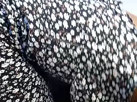 Snapshot of DarkBerry8 chatting on 25, 11, 2025 DarkBerry8 online show from 25, 11, 2025