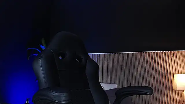 Snapshot of DilanJonnes_ chatting on 4, 2, 2025 DilanJonnes online show from 4, 2, 2025