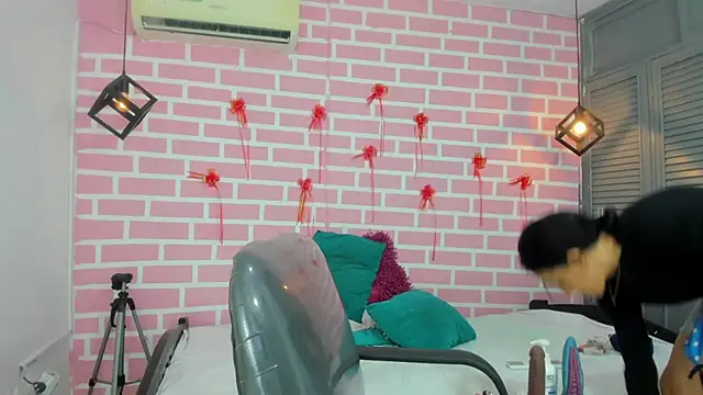 emy 0 online show from 6, 3, 2025