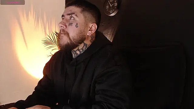 Ash gusbig online show from 16, 1, 2025