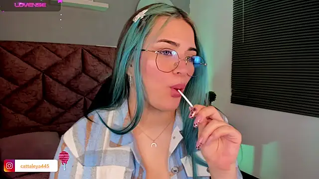 cattaleya    online show from 10, 1, 2025