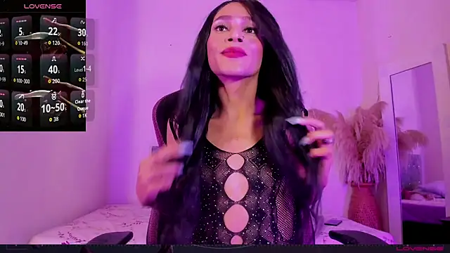 carolinemiller7 online show from 8, 10, 2025