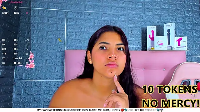 AriannaLewiis online show from 5, 2, 2025