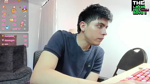 Snapshot of MyLatinHotBoys chatting on 13, 12, 2024 MyLatinHotBoys online show from 13, 12, 2024