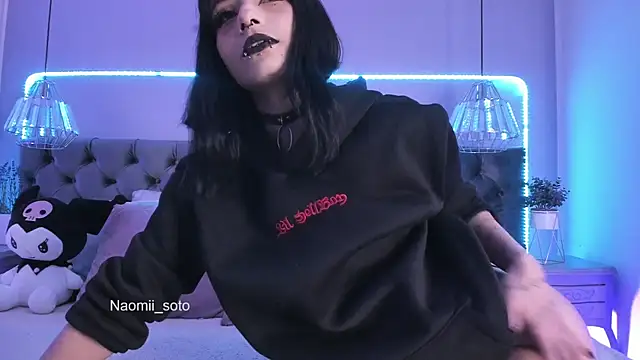 Naomii Soto online show from 22, 1, 2025