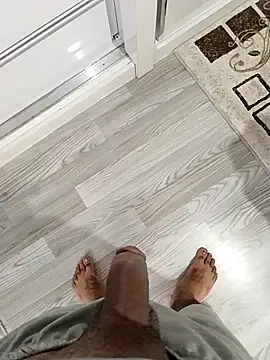 milf hunter 35 online show from 21, 4, 2026