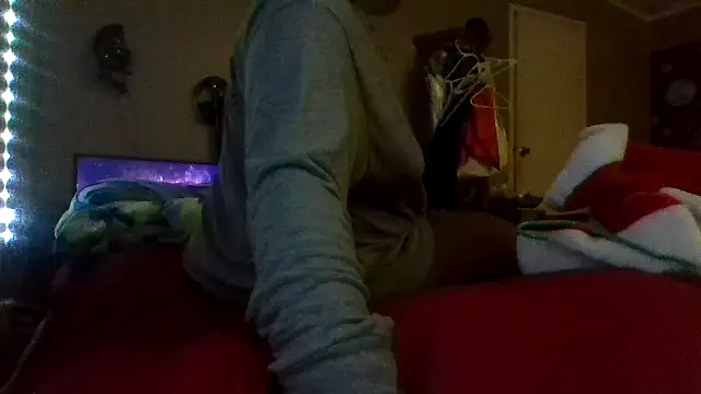 Snapshot of EbonyFetishQueen chatting on 15, 12, 2025 EbonyFetishQueen online show from 15, 12, 2025