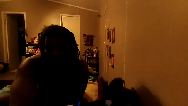 Snapshot of EbonyFetishQueen chatting on 11, 3, 2026 EbonyFetishQueen online show from 11, 3, 2026