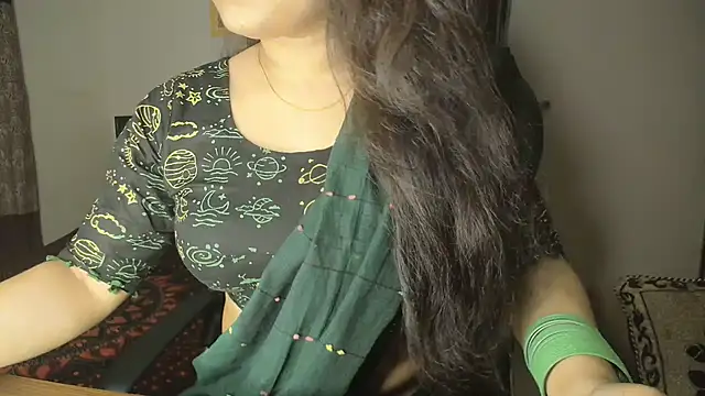 Snapshot of Most-Beautiful-Queen chatting on 13, 7, 2026 Most-Beautiful-Queen online show from 13, 7, 2026
