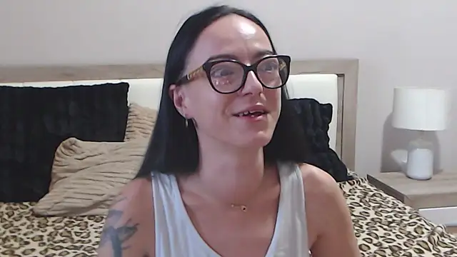 IzabelllNoir online show from 16, 6, 2026