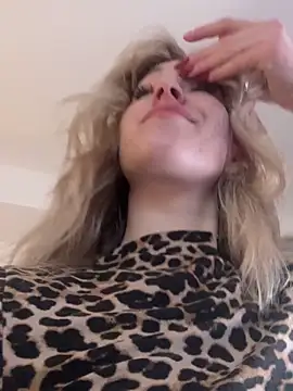 SerenaBennet online show from 18, 11, 2025