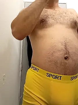 Snapshot of Entretener chatting on 5, 4, 2026 Entretener online show from 5, 4, 2026