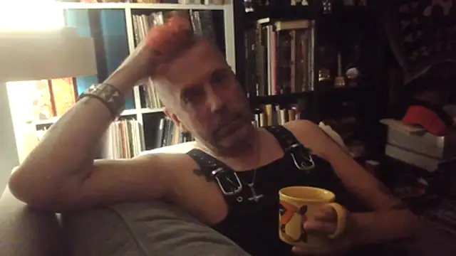Snapshot of SHARPSkinhead chatting on 7, 6, 2026 SHARPSkinhead online show from 7, 6, 2026