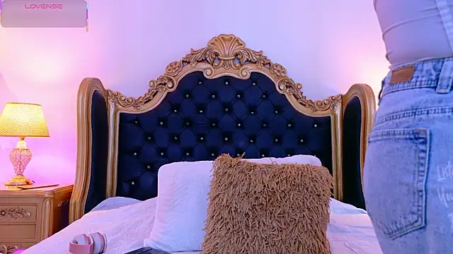 Snapshot of AdelinaVans chatting on 5, 2, 2026 AdelinaVans online show from 5, 2, 2026