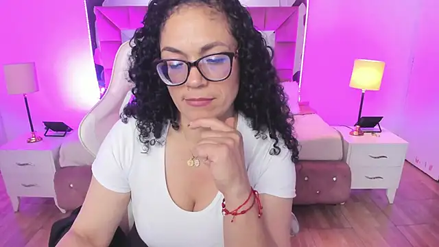 Aliciia cute1 online show from 31, 1, 2025