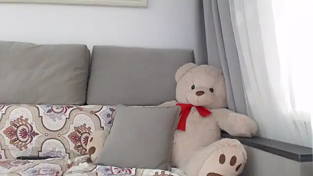  JustmeHere  online show from 2, 11, 2025