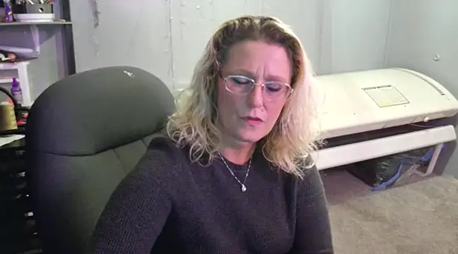 Snapshot of Lisalovely6981 chatting on 22, 1, 2025 Lisalovely6981 online show from 22, 1, 2025