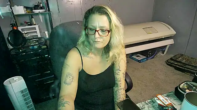 Snapshot of Lisalovely6981 chatting on 27, 2, 2025 Lisalovely6981 online show from 27, 2, 2025