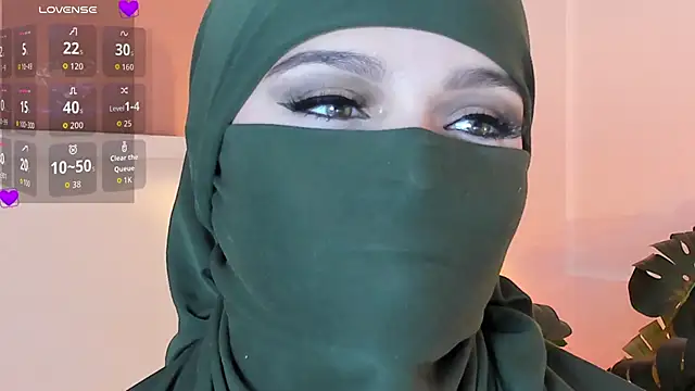 anna-henao online show from 4, 10, 2025