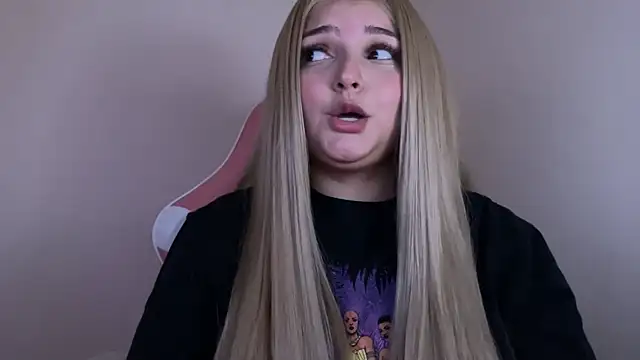 SweetPaige  online show from 3, 2, 2025