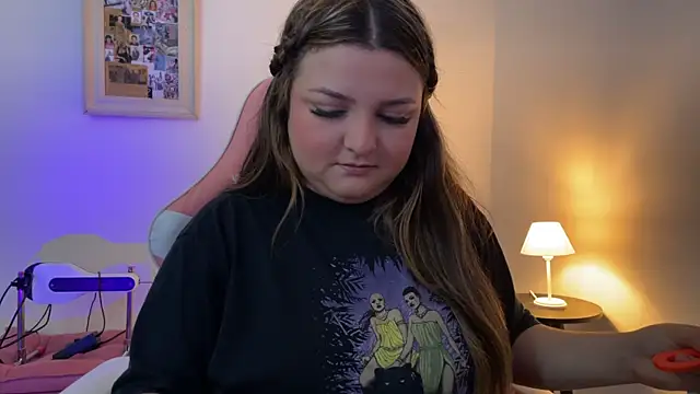 SweetPaige  online show from 22, 12, 2025