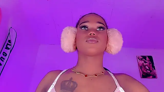 naomy  xx online show from 15, 10, 2025