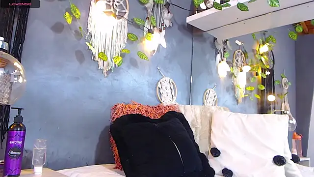 ItsVenuss online show from 20, 12, 2024