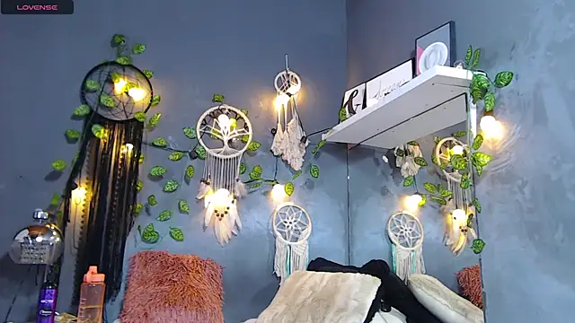 ItsVenuss online show from 13, 3, 2025