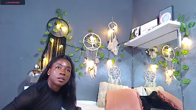 ItsVenuss online show from 19, 3, 2025