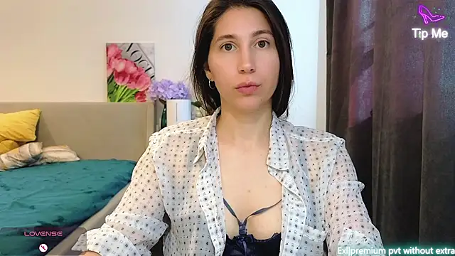 Snapshot of marrycolins chatting on 4, 6, 2026 marrycolins online show from 4, 6, 2026