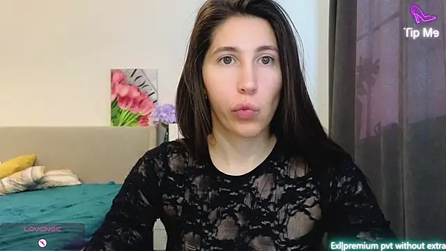 Snapshot of marrycolins chatting on 7, 6, 2026 marrycolins online show from 7, 6, 2026