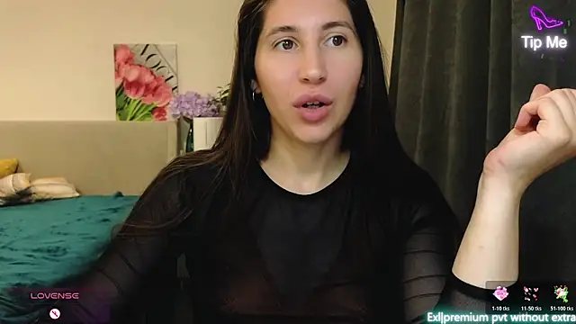 Snapshot of marrycolins chatting on 11, 6, 2026 marrycolins online show from 11, 6, 2026