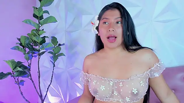 LinnaGardenia online show from 7, 2, 2025