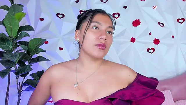 LinnaGardenia online show from 15, 3, 2025