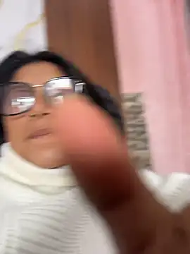 LinnaGardenia online show from 18, 4, 2026