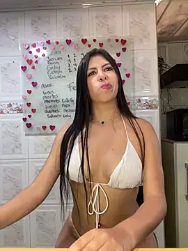 Snapshot of Alanna_atm_ chatting on 24, 12, 2024 Alanna atm online show from 24, 12, 2024