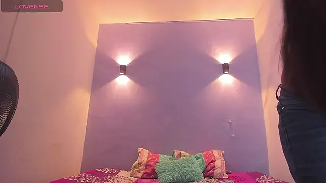 Sofia Clauss  online show from 12, 12, 2024