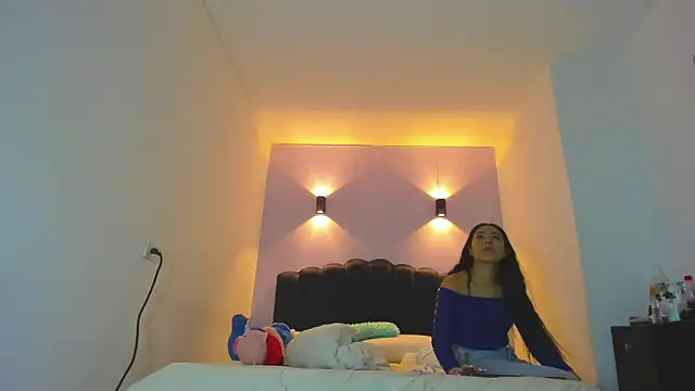 Sofia Clauss  online show from 30, 3, 2026