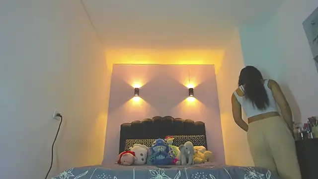 Sofia Clauss  online show from 22, 4, 2026