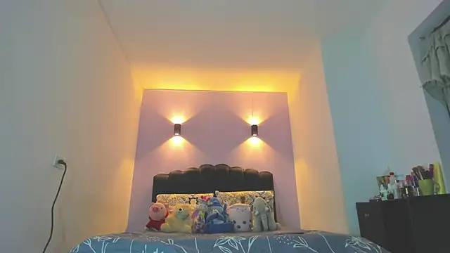 Sofia Clauss  online show from 23, 4, 2026