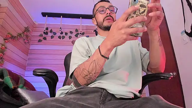 Snapshot of Tom_cooper_ chatting on 7, 3, 2025 Tom cooper online show from 7, 3, 2025