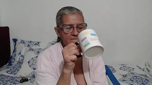 candy mature  online show from 26, 4, 2026