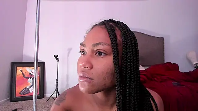 yiauana online show from 10, 10, 2025